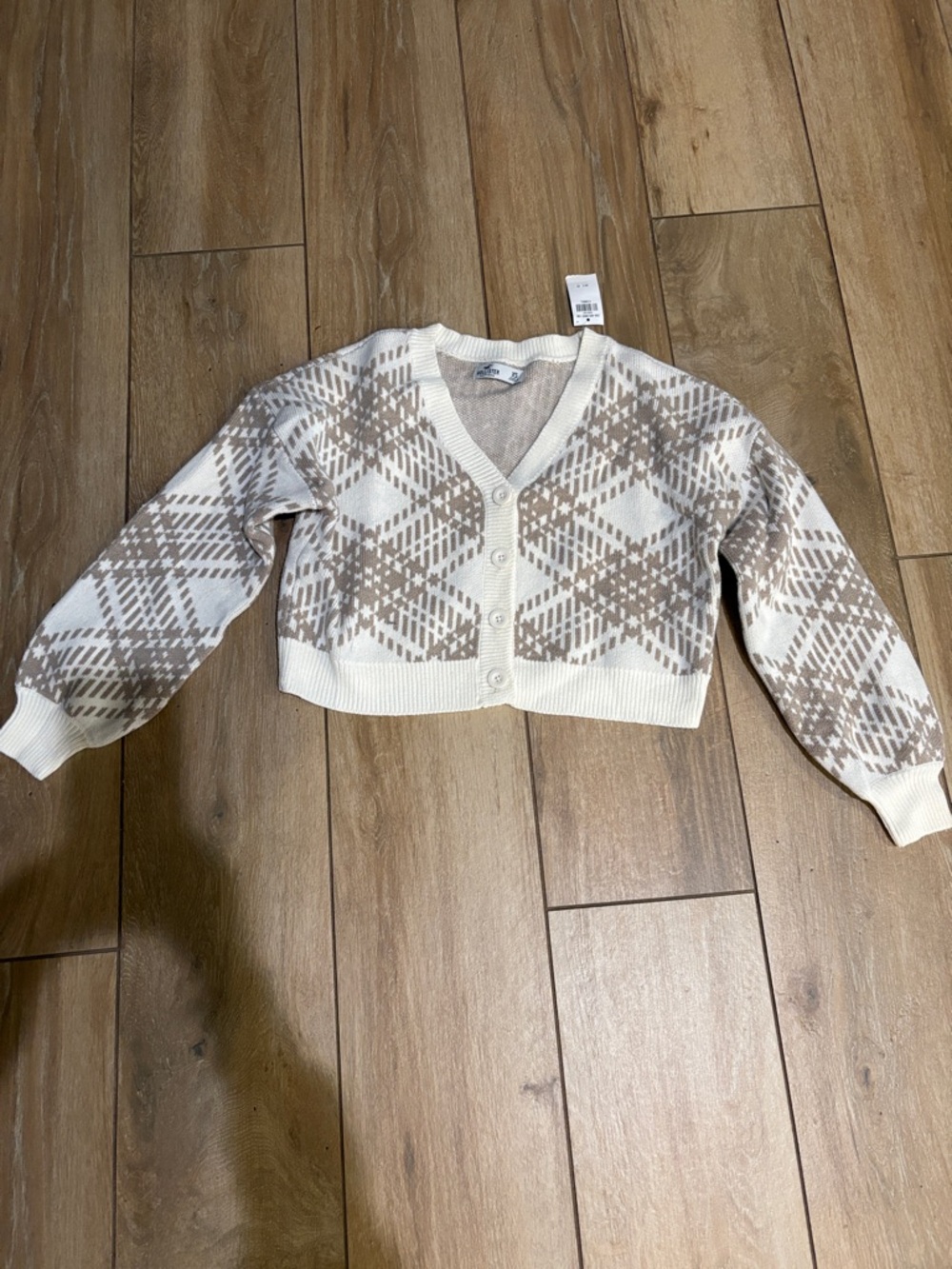 Hollister Cropped Ivory and Taupe Argyle V-Neck Cardigan